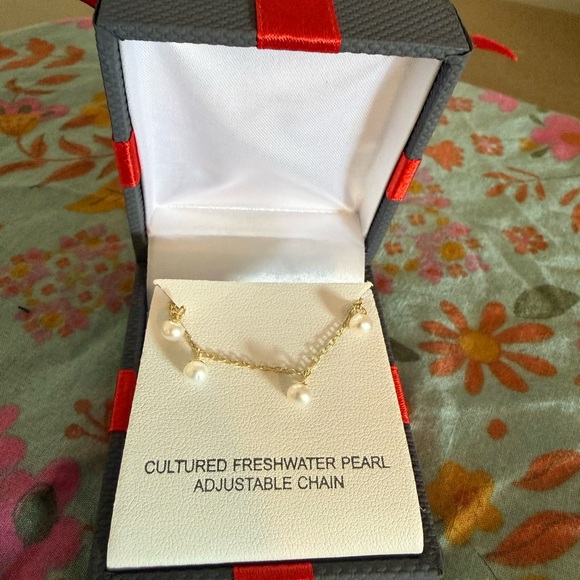 Jewelry - Elegant Gold and Pearl Adjustable Chain Necklace